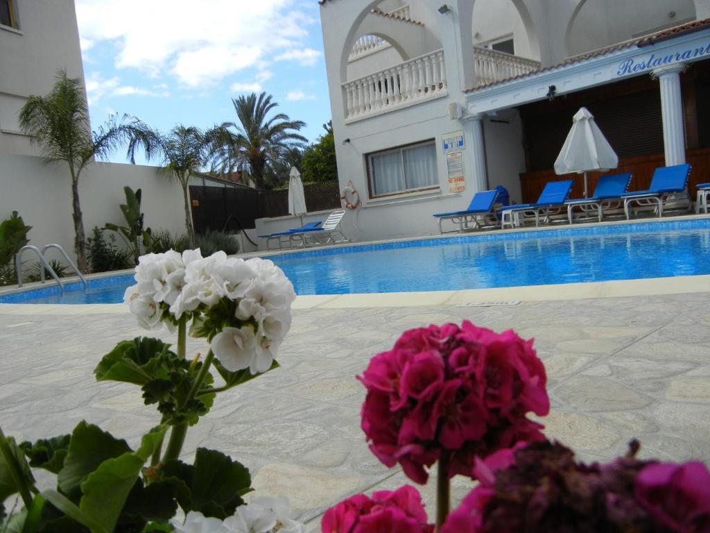 Tsialis Hotel Apartments Larnaka Zimmer foto